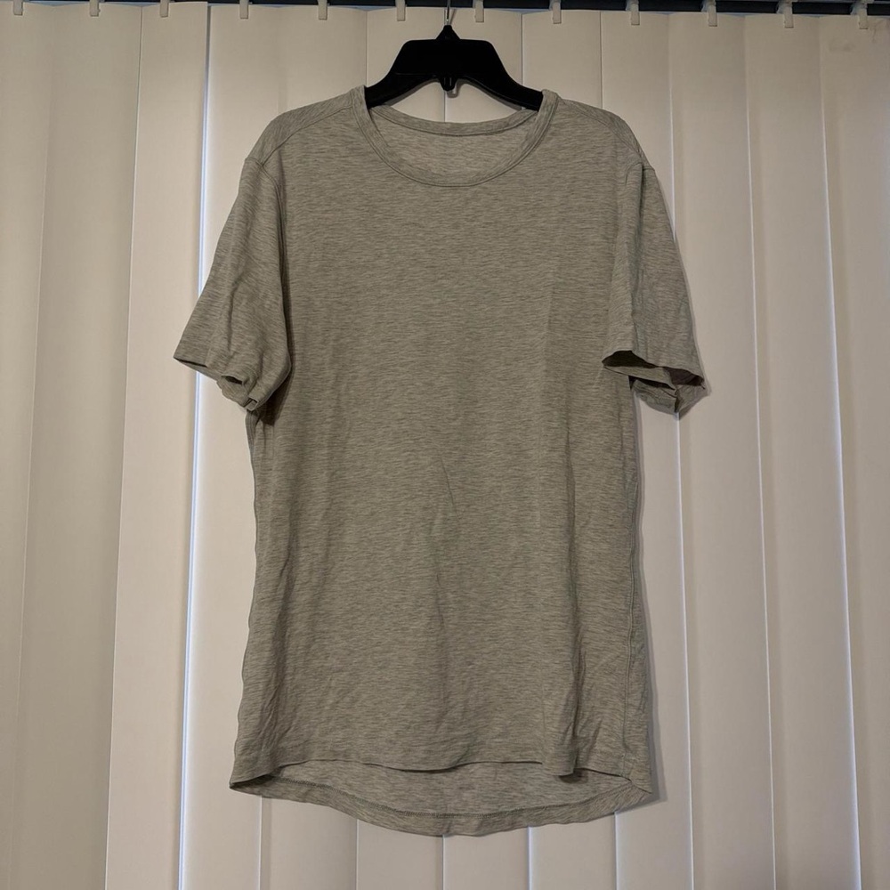 lululemon athletica Heather Gray Short Sleeve Tee